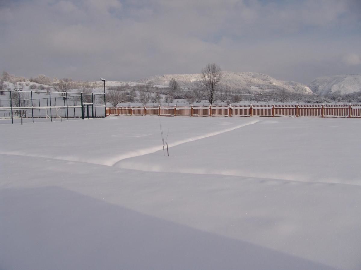 Дома для отпуска Complex Agroturistic Livada de Nuci Байя-де-Фьер